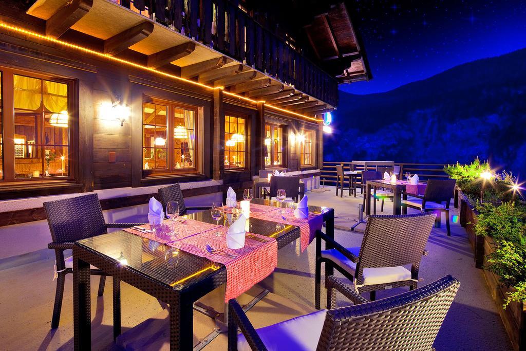 Hotel Aux Mille Etoiles Salvan ภายนอก รูปภาพ