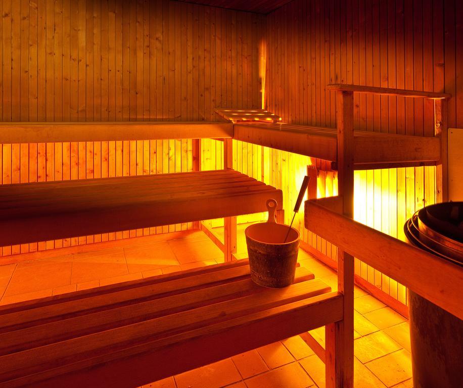 Hotel Aux Mille Etoiles Salvan ภายนอก รูปภาพ