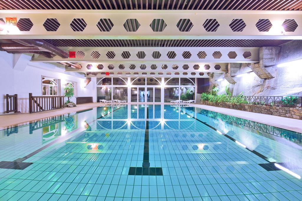 Hotel Aux Mille Etoiles Salvan ภายนอก รูปภาพ