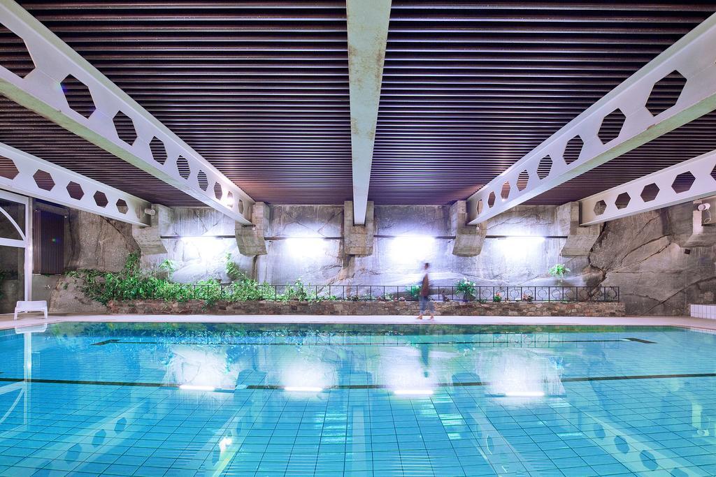 Hotel Aux Mille Etoiles Salvan ภายนอก รูปภาพ