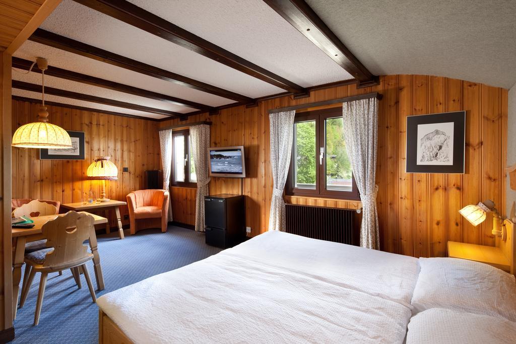 Hotel Aux Mille Etoiles Salvan ภายนอก รูปภาพ