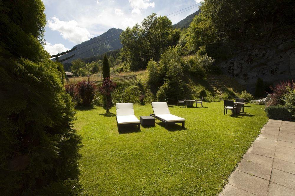 Hotel Aux Mille Etoiles Salvan ภายนอก รูปภาพ
